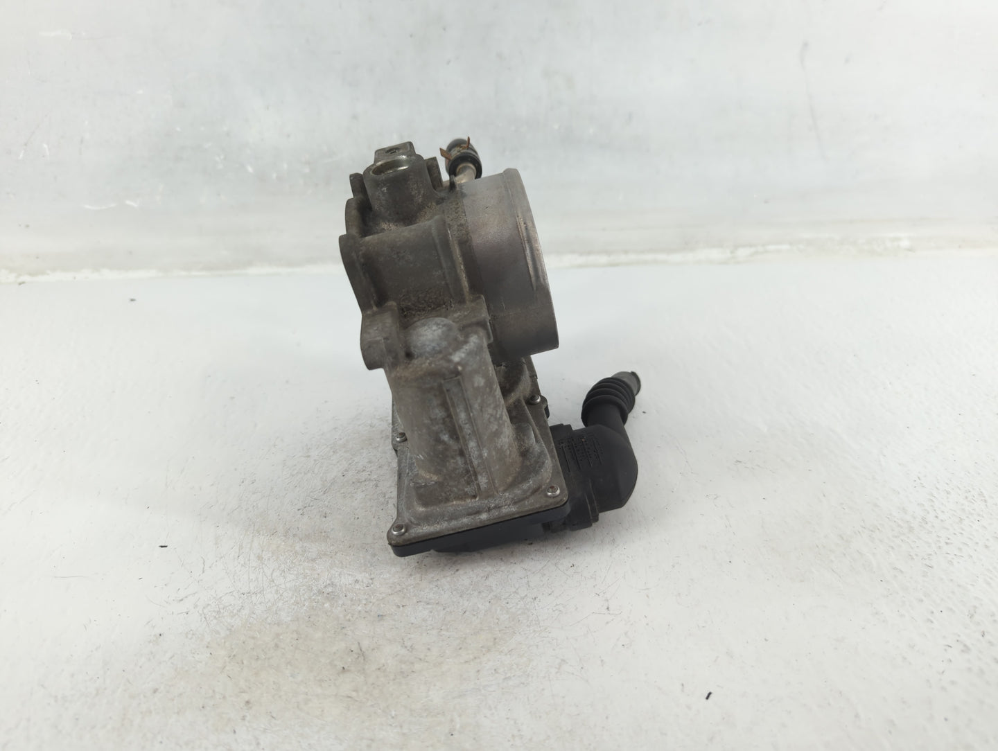 2010-2017 Toyota Camry Throttle Body P/N:22030-0V010 Fits Fits 2009 2010 2011 2012 2013 2014 2015 2016 2017 2018 2019 OEM Us
