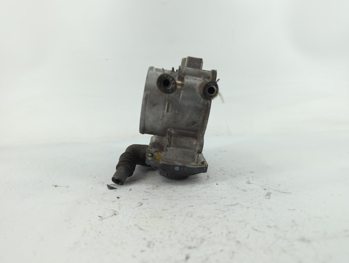 2010-2017 Toyota Camry Throttle Body P/N:22030-0V010 Fits Fits 2009 2010 2011 2012 2013 2014 2015 2016 2017 2018 2019 OEM Us