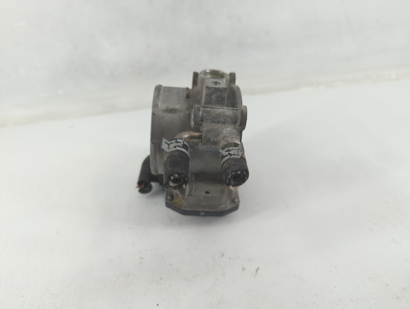 2010-2017 Toyota Camry Throttle Body P/N:22030-0V010 Fits Fits 2009 2010 2011 2012 2013 2014 2015 2016 2017 2018 2019 OEM Us