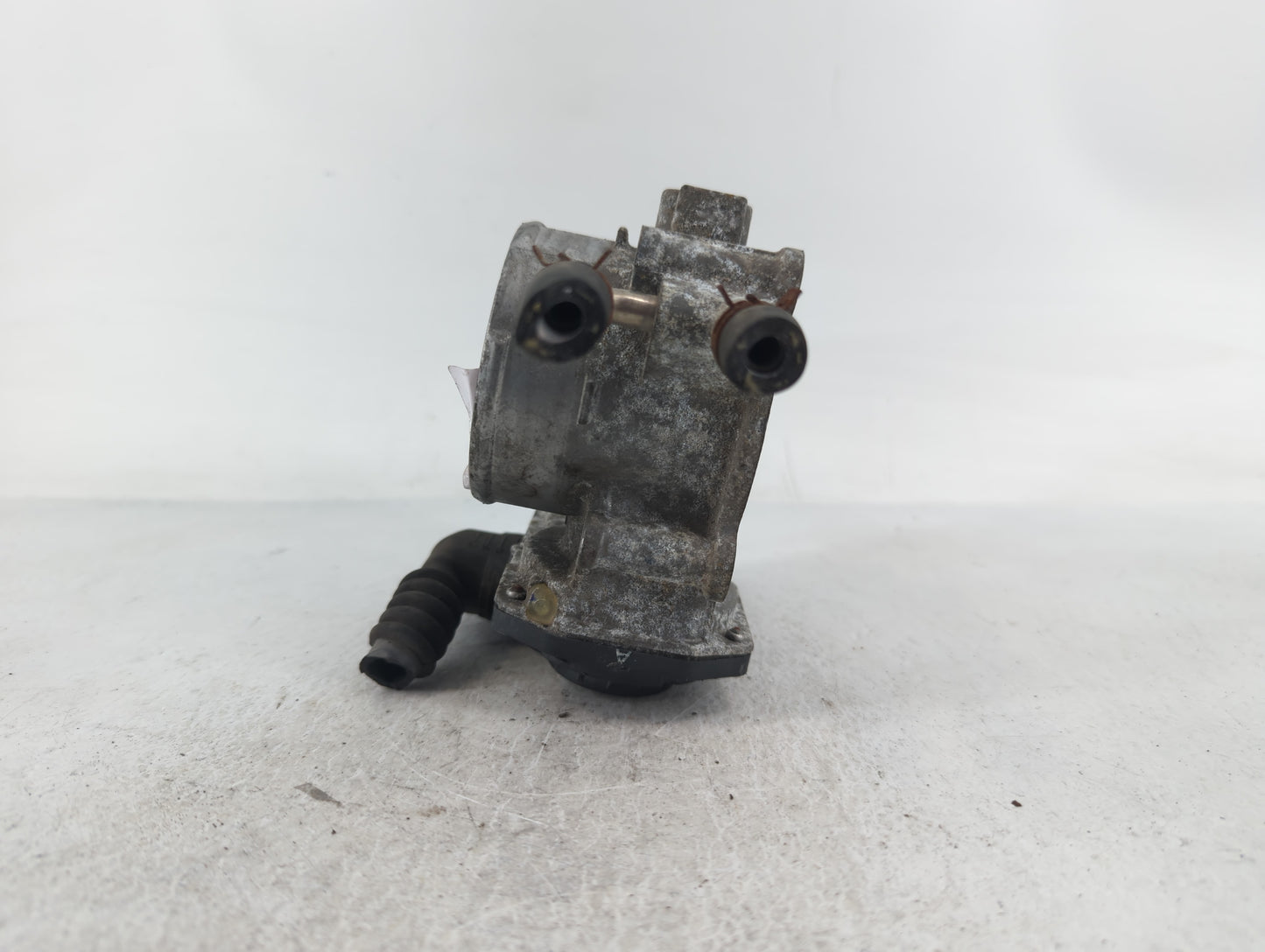 2010-2017 Toyota Camry Throttle Body P/N:22030-0V010 Fits Fits 2009 2010 2011 2012 2013 2014 2015 2016 2017 2018 2019 OEM Us