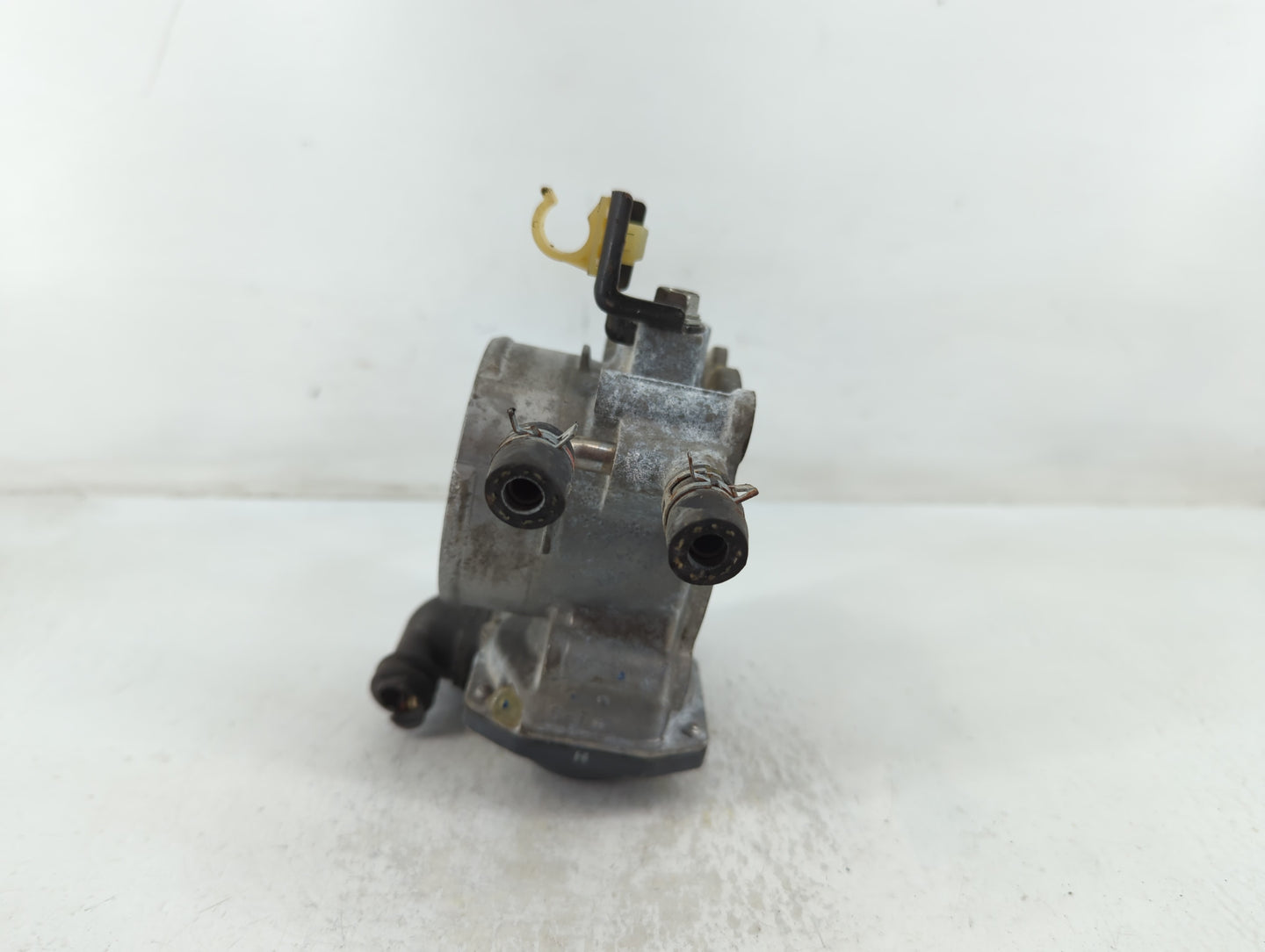 2010-2017 Toyota Camry Throttle Body P/N:22030-0V010 Fits Fits 2009 2010 2011 2012 2013 2014 2015 2016 2017 2018 2019 OEM Us