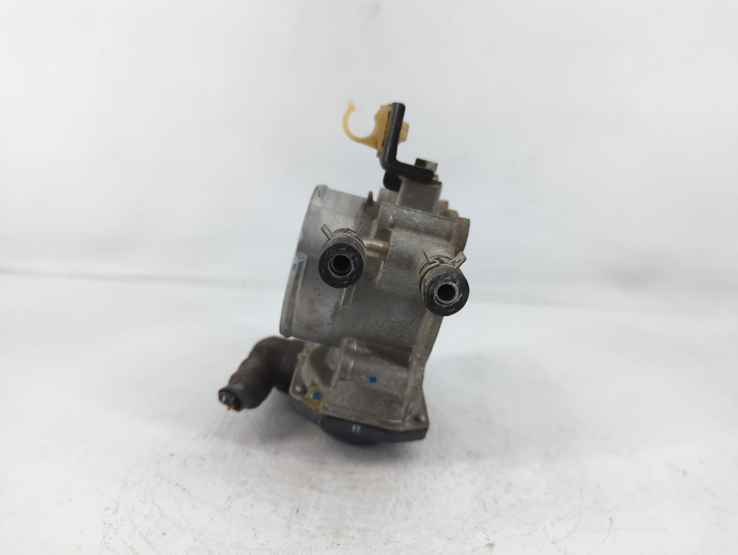 2010-2017 Toyota Camry Throttle Body P/N:22030-0V010 Fits Fits 2009 2010 2011 2012 2013 2014 2015 2016 2017 2018 2019 OEM Us