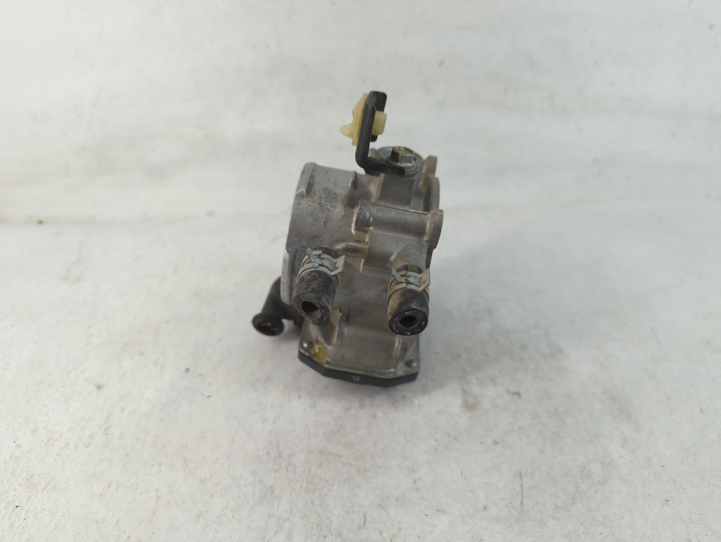 2010-2017 Toyota Camry Throttle Body P/N:22030-0V010 Fits Fits 2009 2010 2011 2012 2013 2014 2015 2016 2017 2018 2019 OEM Us