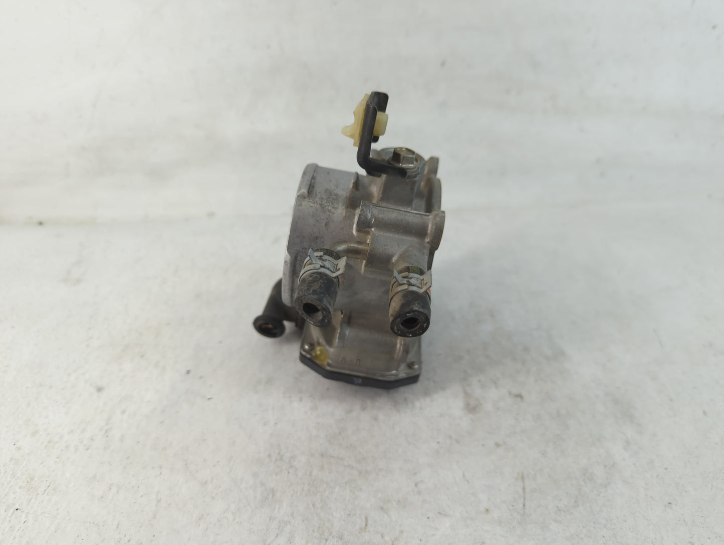 2010-2017 Toyota Camry Throttle Body P/N:22030-0V010 Fits Fits 2009 2010 2011 2012 2013 2014 2015 2016 2017 2018 2019 OEM Us
