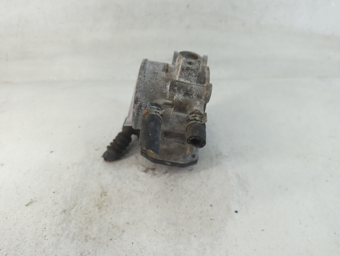 2010-2017 Toyota Camry Throttle Body P/N:22030-0V010 Fits Fits 2009 2010 2011 2012 2013 2014 2015 2016 2017 2018 2019 OEM Us