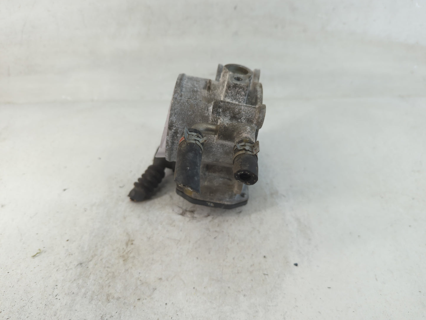 2010-2017 Toyota Camry Throttle Body P/N:22030-0V010 Fits Fits 2009 2010 2011 2012 2013 2014 2015 2016 2017 2018 2019 OEM Us