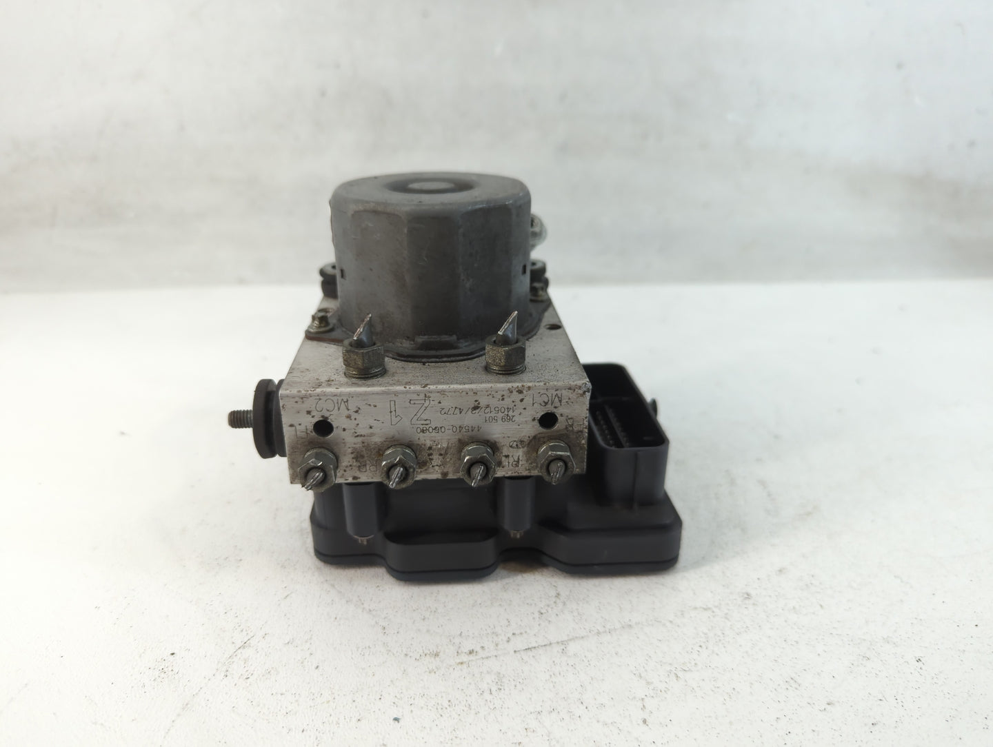 2013-2014 Toyota Camry ABS Pump Control Module Replacement P/N:44540-06080 Fits Fits 2013 2014 OEM Used Auto Parts - Oemused