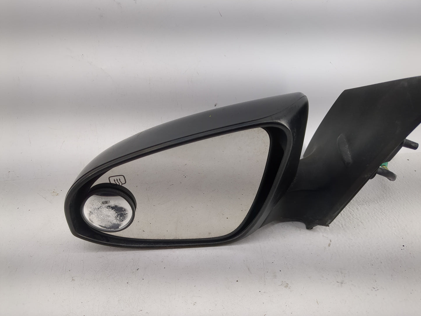 2014-2019 Toyota Corolla Driver Side View Mirror - Left Door Mirror OEM Used - Oemusedautoparts1.com