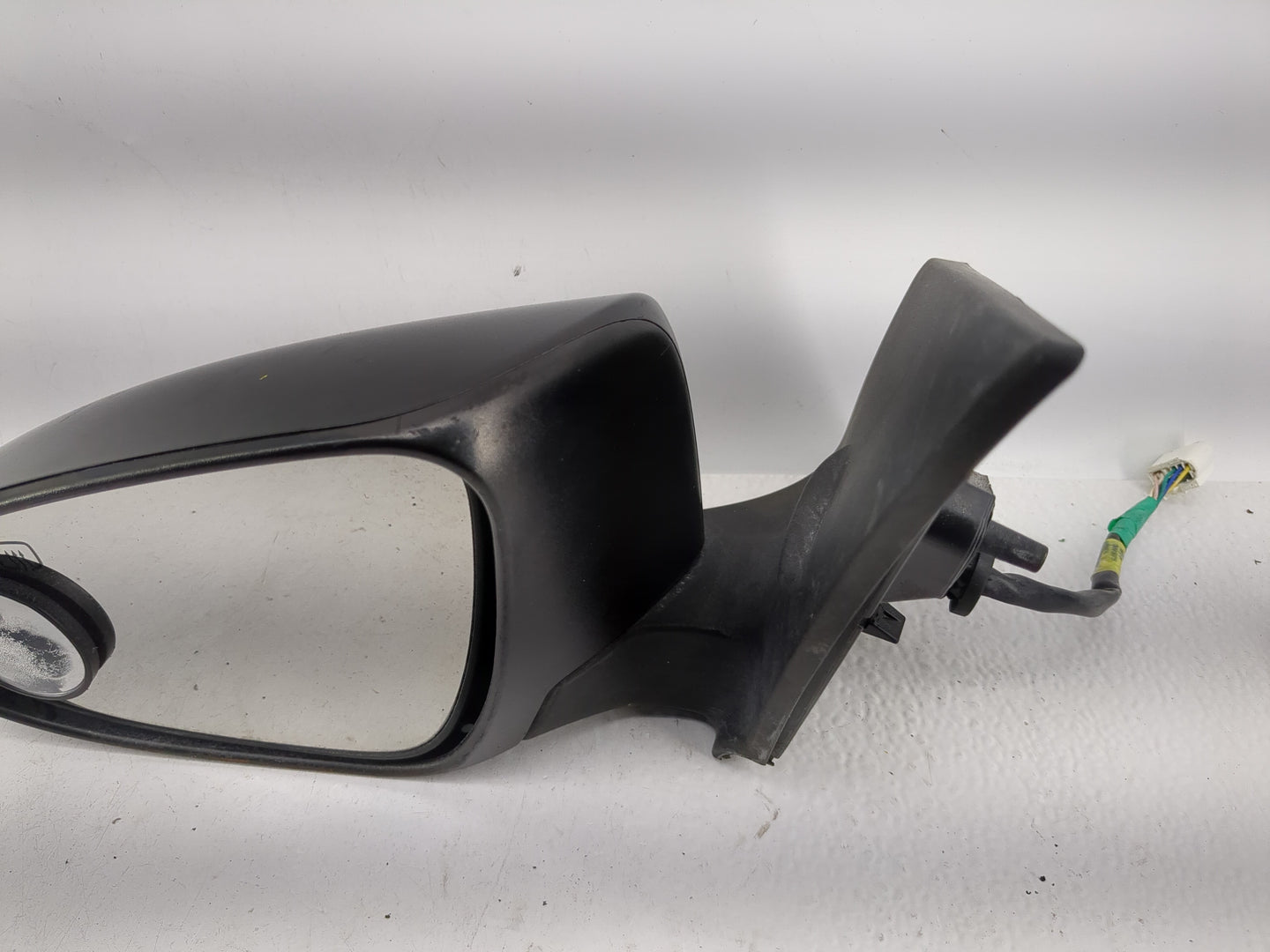 2014-2019 Toyota Corolla Driver Side View Mirror - Left Door Mirror OEM Used - Oemusedautoparts1.com