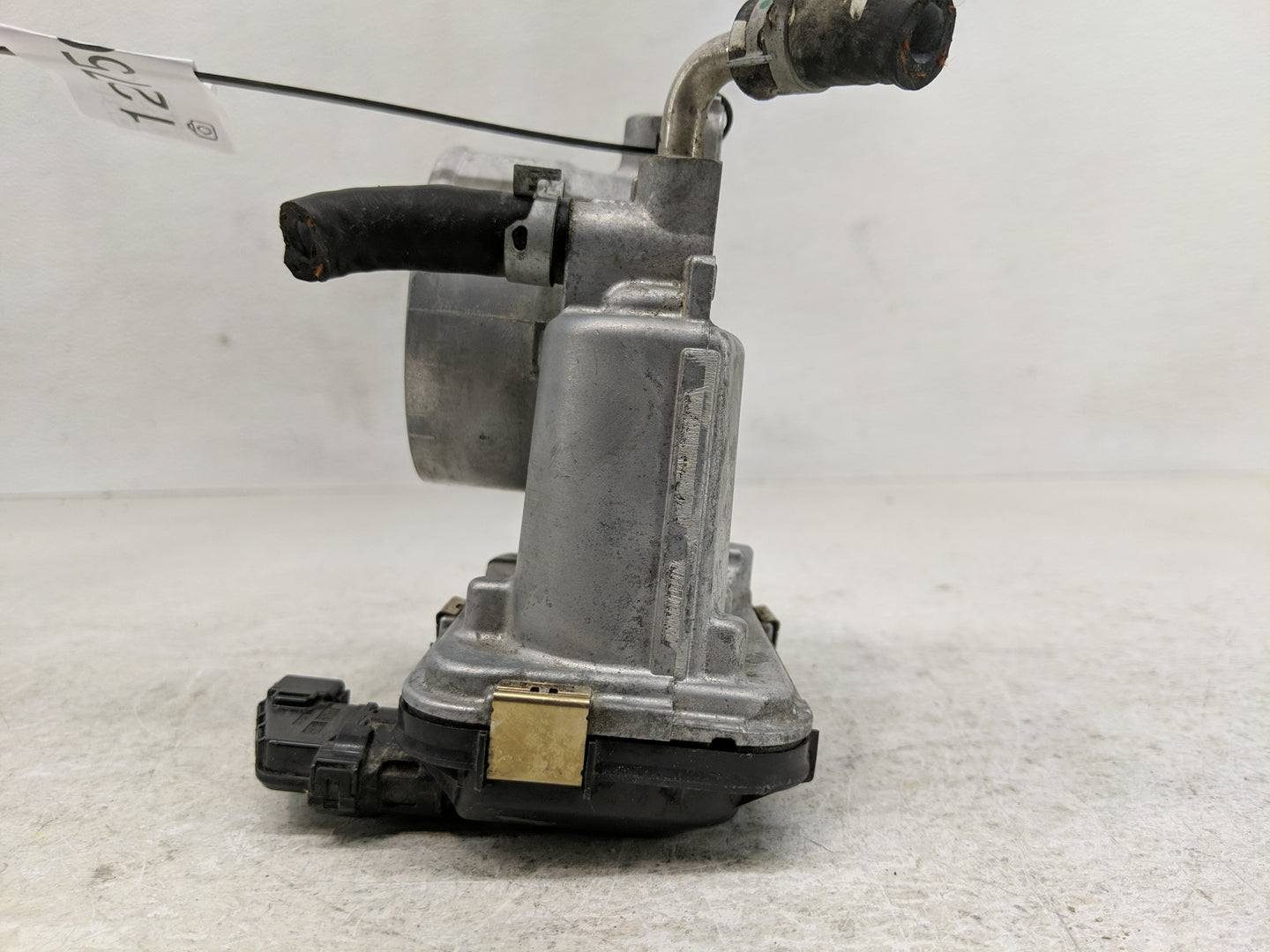 2011-2019 Toyota Corolla Throttle Body P/N:22030-F0010 Fits Fits 2011 2012 2013 2014 2015 2016 2017 2018 2019 OEM Used Auto 