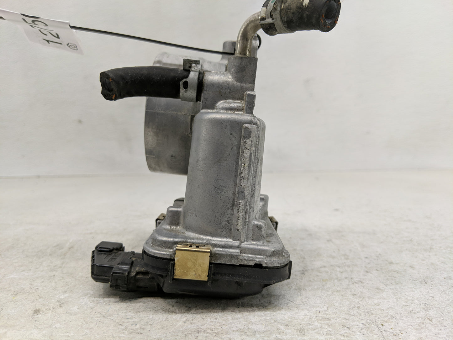 2011-2019 Toyota Corolla Throttle Body P/N:22030-F0010 Fits Fits 2011 2012 2013 2014 2015 2016 2017 2018 2019 OEM Used Auto 