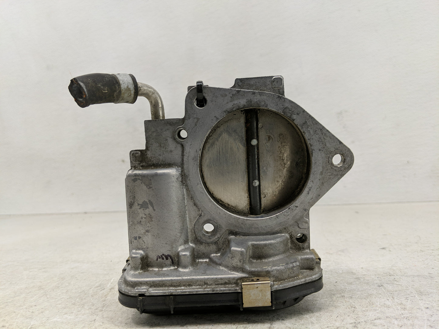 2011-2019 Toyota Corolla Throttle Body P/N:22030-F0010 Fits Fits 2011 2012 2013 2014 2015 2016 2017 2018 2019 OEM Used Auto 