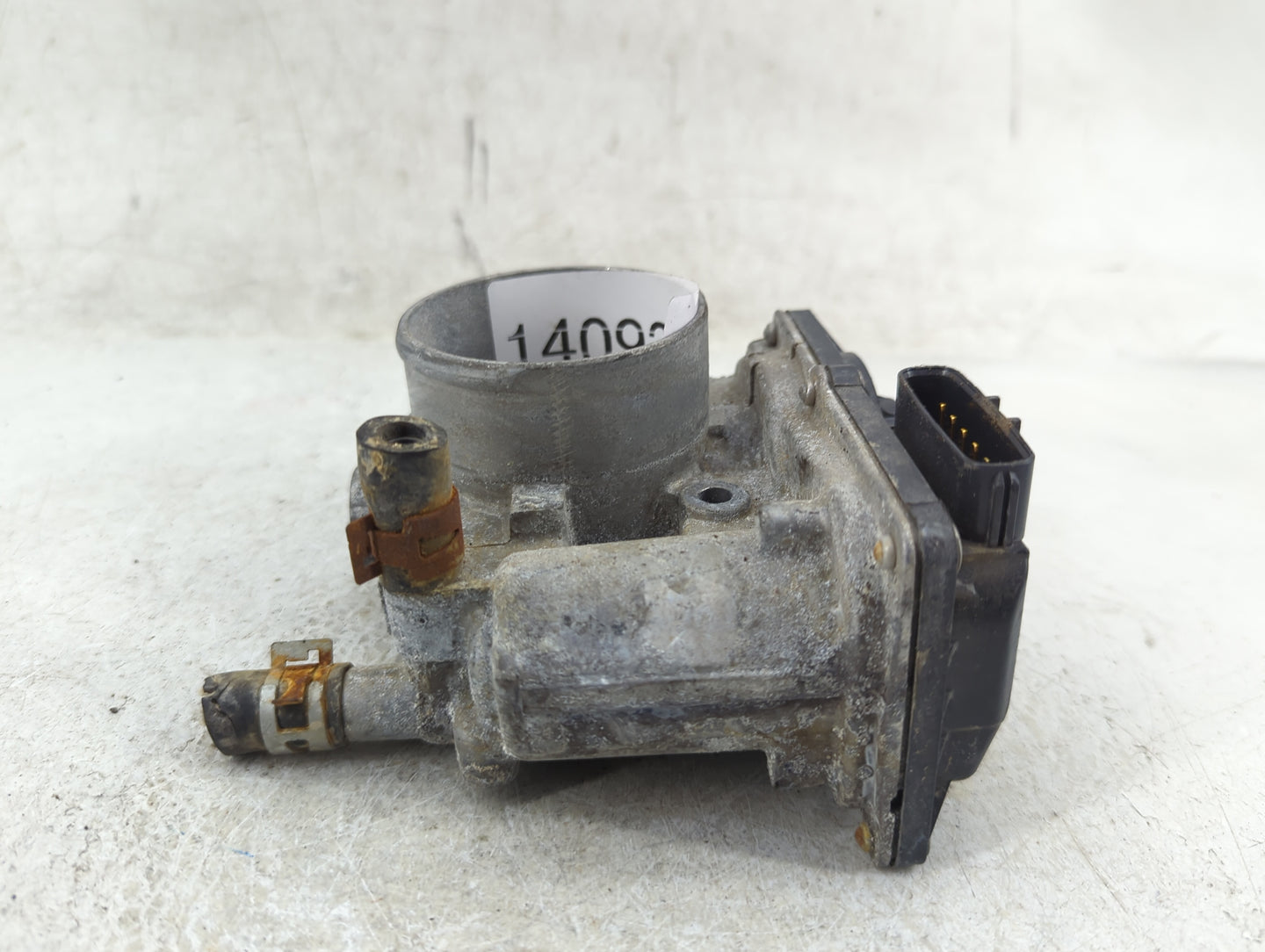 2011-2019 Toyota Corolla Throttle Body P/N:22030-0T080 Fits Fits 2011 2012 2013 2014 2015 2016 2017 2018 2019 OEM Used Auto 