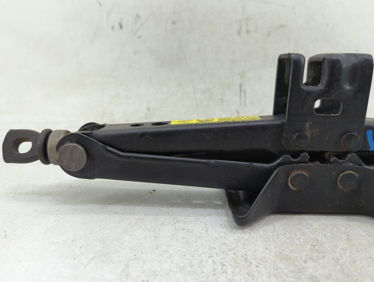 2014 Toyota Corolla Spare Scissor Car Jack 1409505 - Oemusedautoparts1.com