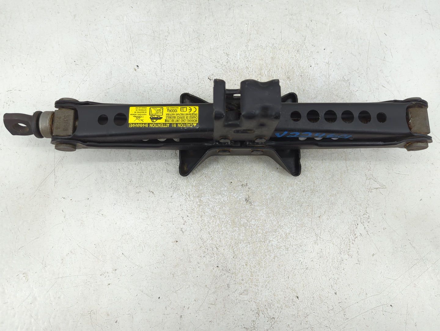 2014 Toyota Corolla Spare Scissor Car Jack 1409505 - Oemusedautoparts1.com