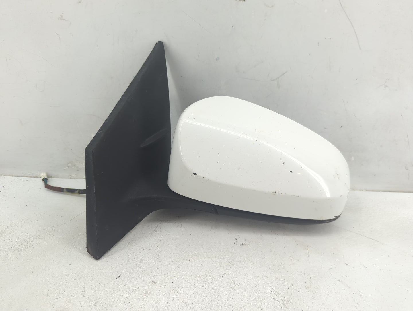 2014-2019 Toyota Corolla Driver Side View Mirror - Left Door Mirror OEM Used - Oemusedautoparts1.com