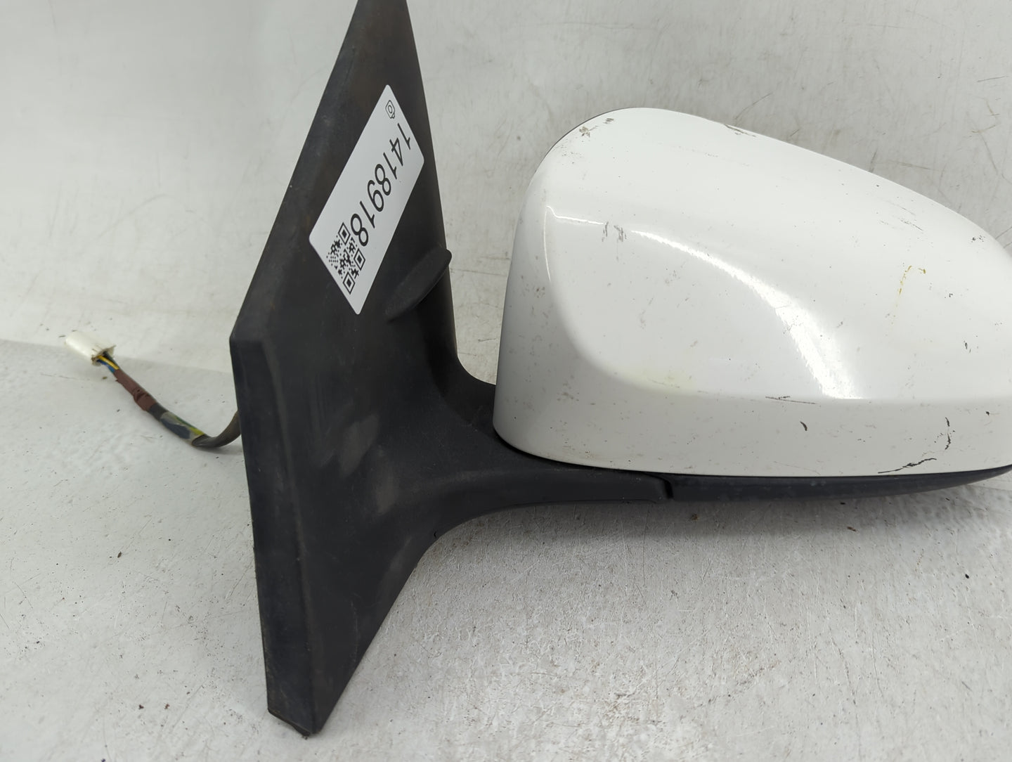 2014-2019 Toyota Corolla Driver Side View Mirror - Left Door Mirror OEM Used - Oemusedautoparts1.com