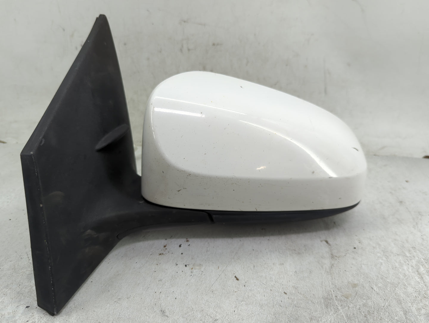 2014-2019 Toyota Corolla Driver Side View Mirror - Left Door Mirror OEM Used - Oemusedautoparts1.com