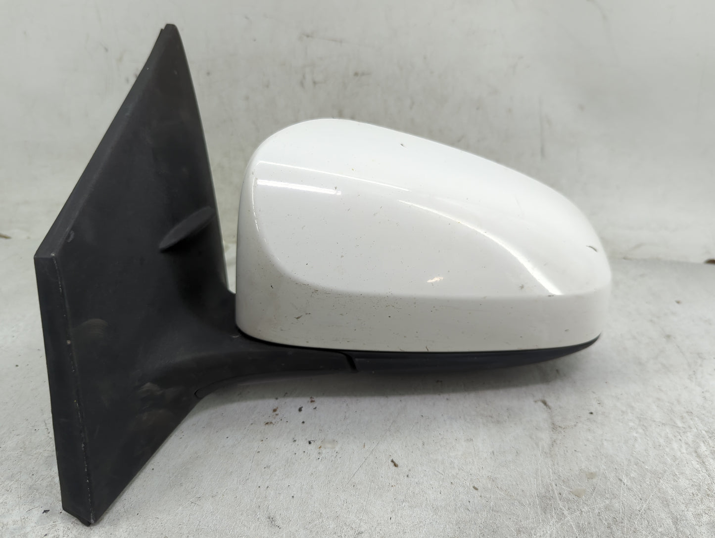 2014-2019 Toyota Corolla Driver Side View Mirror - Left Door Mirror OEM Used - Oemusedautoparts1.com