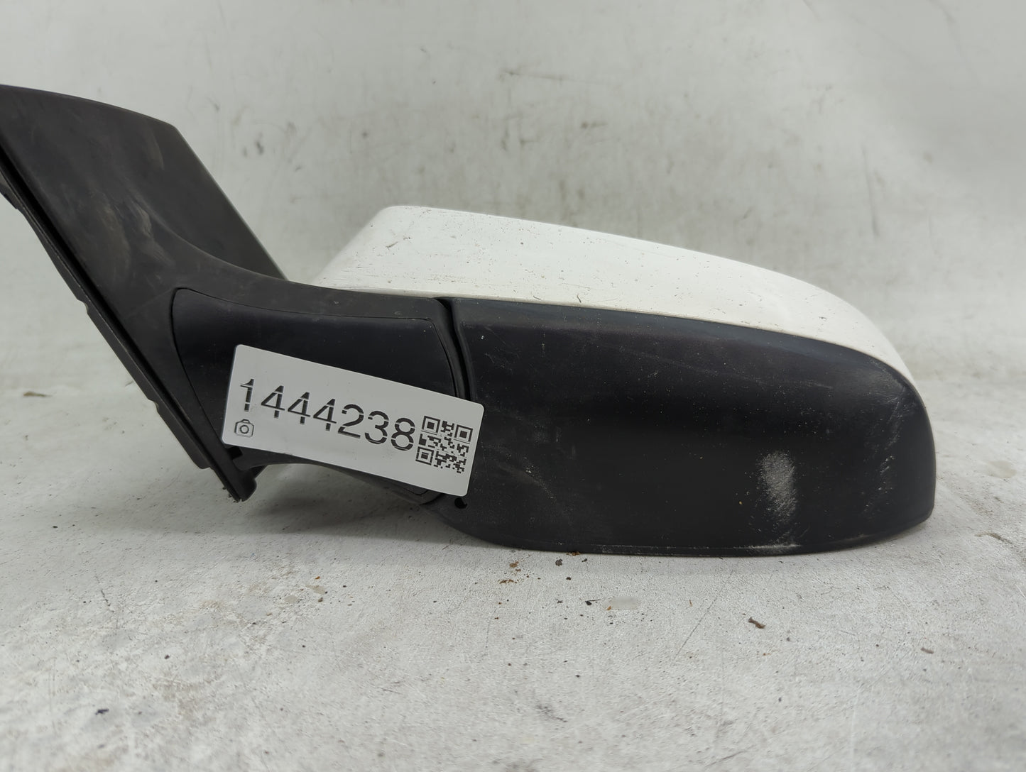 2014-2019 Toyota Corolla Driver Side View Mirror - Left Door Mirror OEM Used - Oemusedautoparts1.com