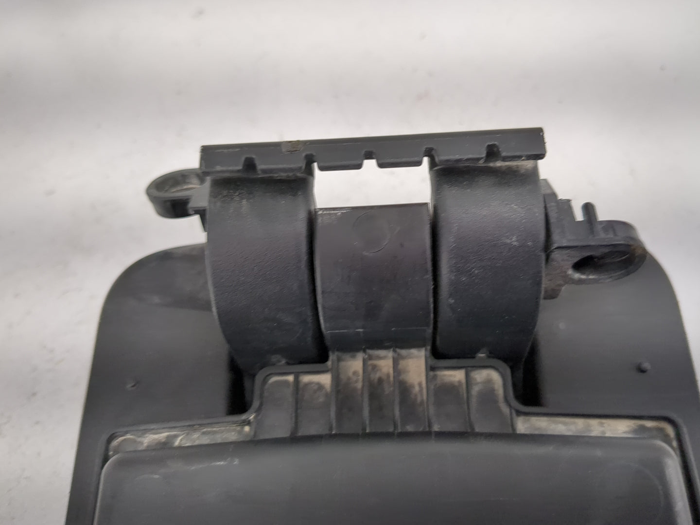 2014-2019 Toyota Corolla Center Console Armrest Cover Lid P/N:58961-02090 Fits Fits 2014 2015 2016 2017 2018 2019 OEM Used A