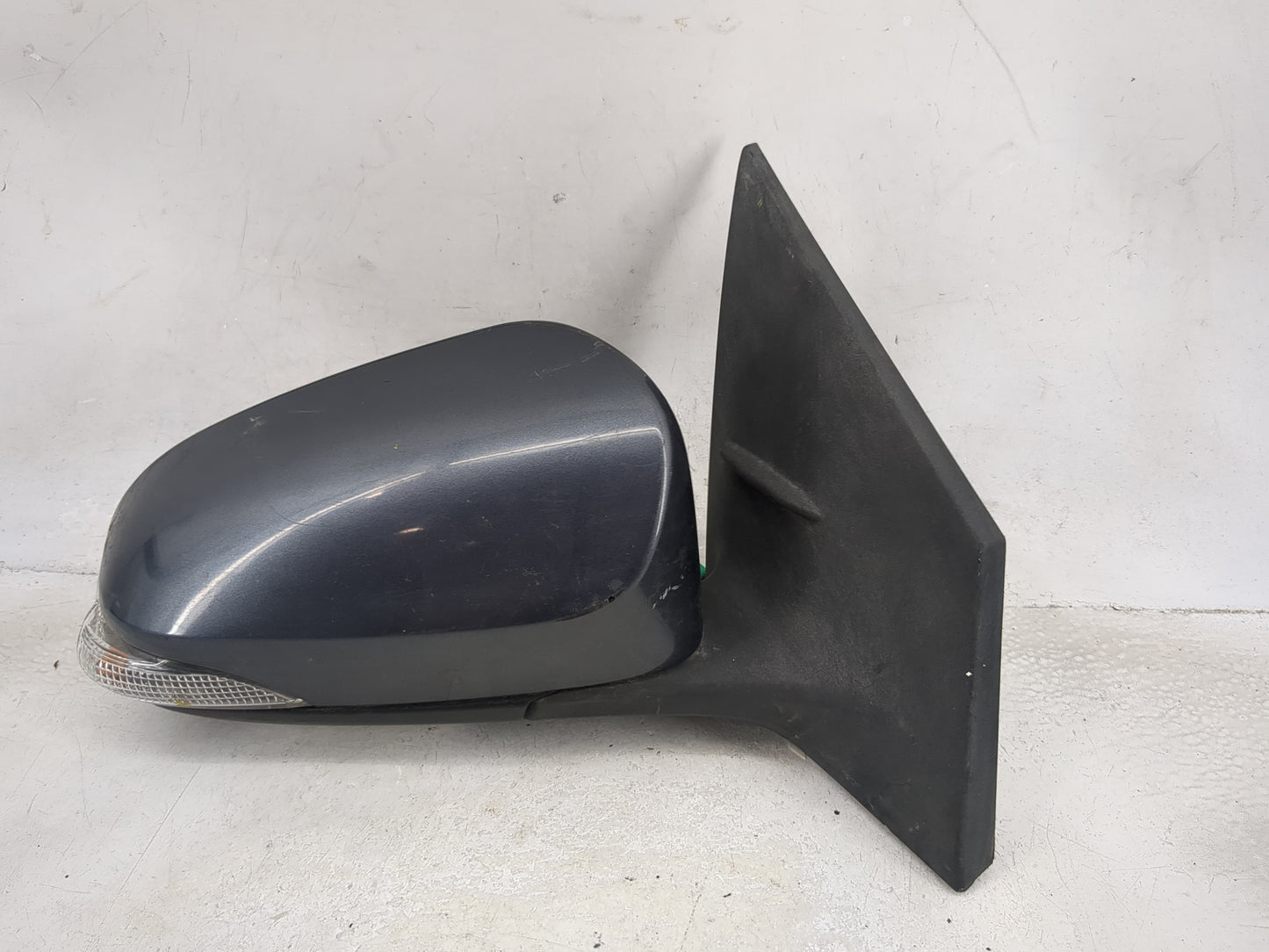 2014-2019 Toyota Corolla Passenger Side View Mirror - Right Door Mirror OEM Used - Oemusedautoparts1.com