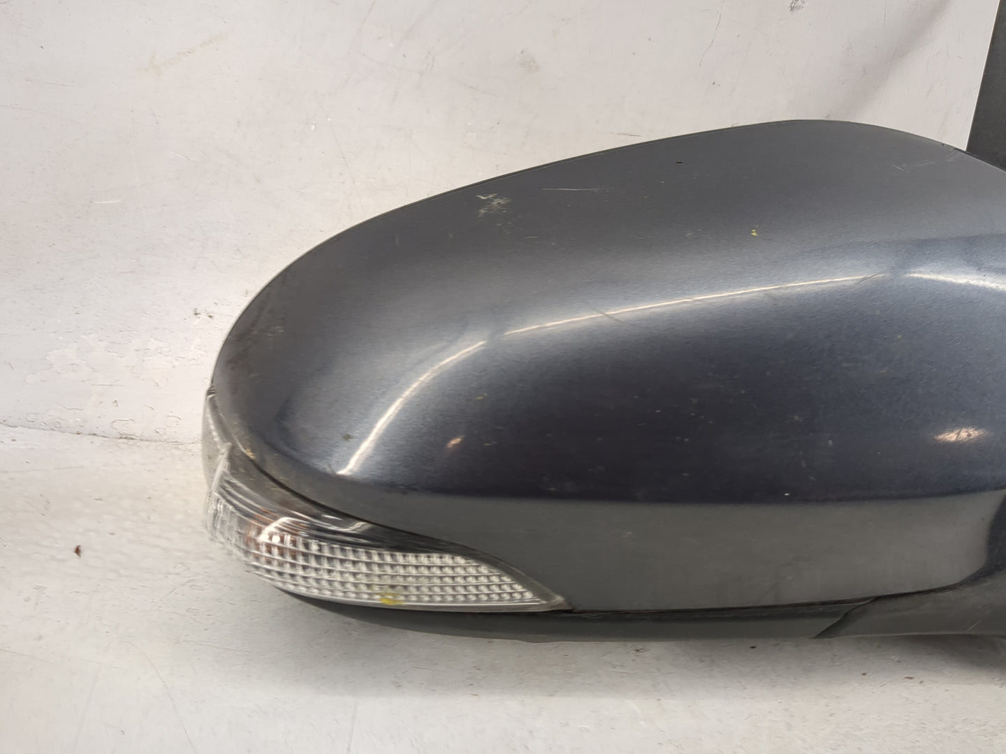 2014-2019 Toyota Corolla Passenger Side View Mirror - Right Door Mirror OEM Used - Oemusedautoparts1.com
