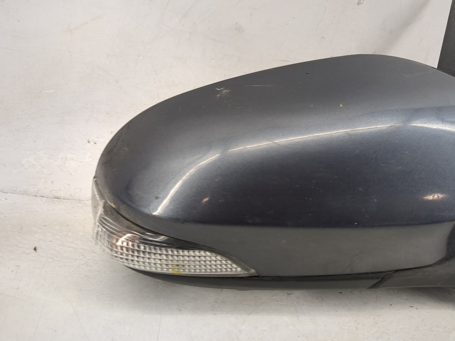 2014-2019 Toyota Corolla Passenger Side View Mirror - Right Door Mirror OEM Used - Oemusedautoparts1.com