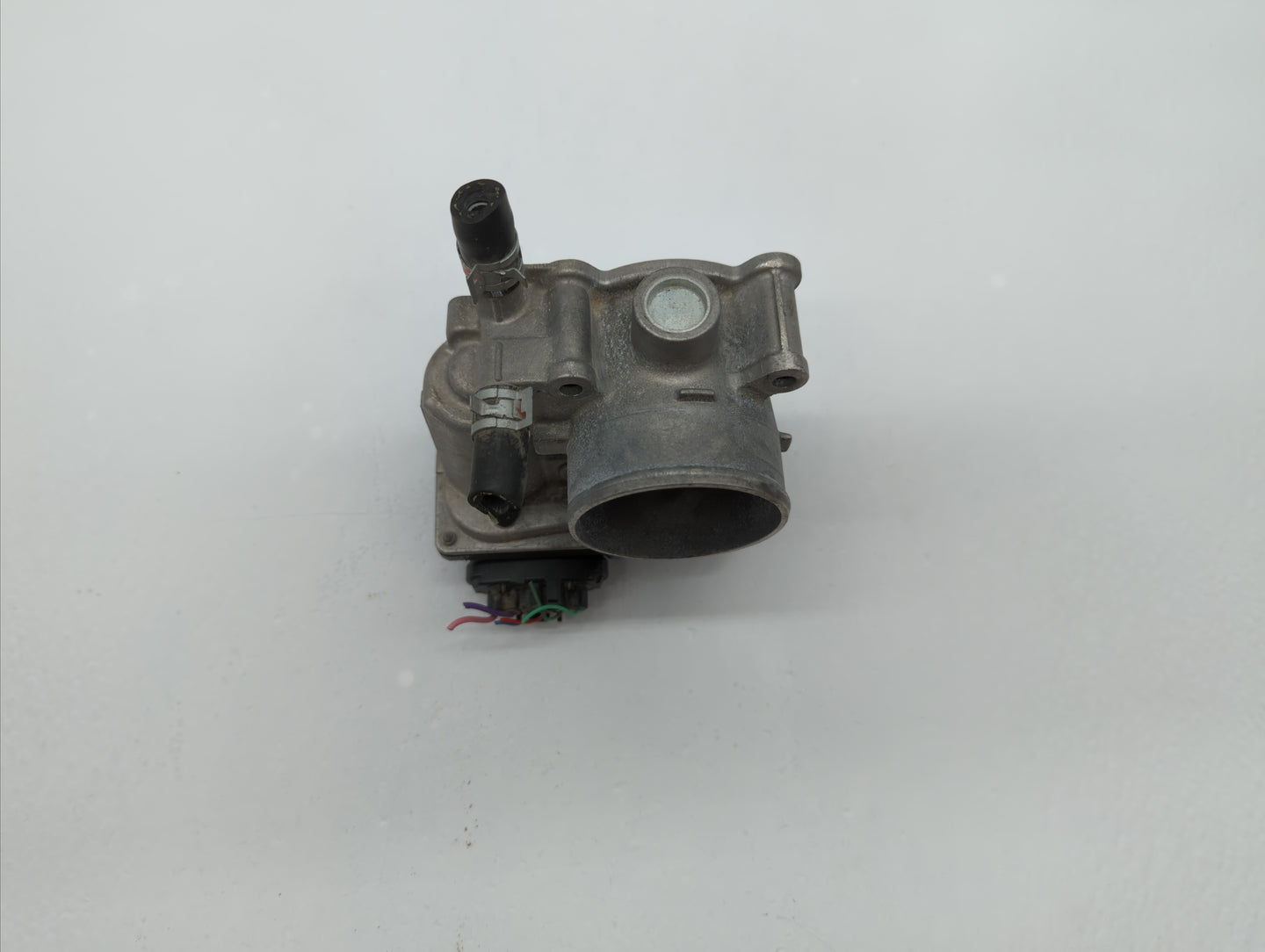 2011-2018 Toyota Corolla Throttle Body P/N:22030-0T080 Fits Fits 2011 2012 2013 2014 2015 2016 2017 2018 OEM Used Auto Parts