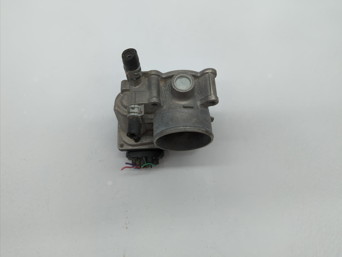 2011-2018 Toyota Corolla Throttle Body P/N:22030-0T080 Fits Fits 2011 2012 2013 2014 2015 2016 2017 2018 OEM Used Auto Parts