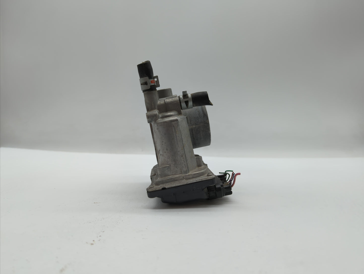 2011-2018 Toyota Corolla Throttle Body P/N:22030-0T080 Fits Fits 2011 2012 2013 2014 2015 2016 2017 2018 OEM Used Auto Parts