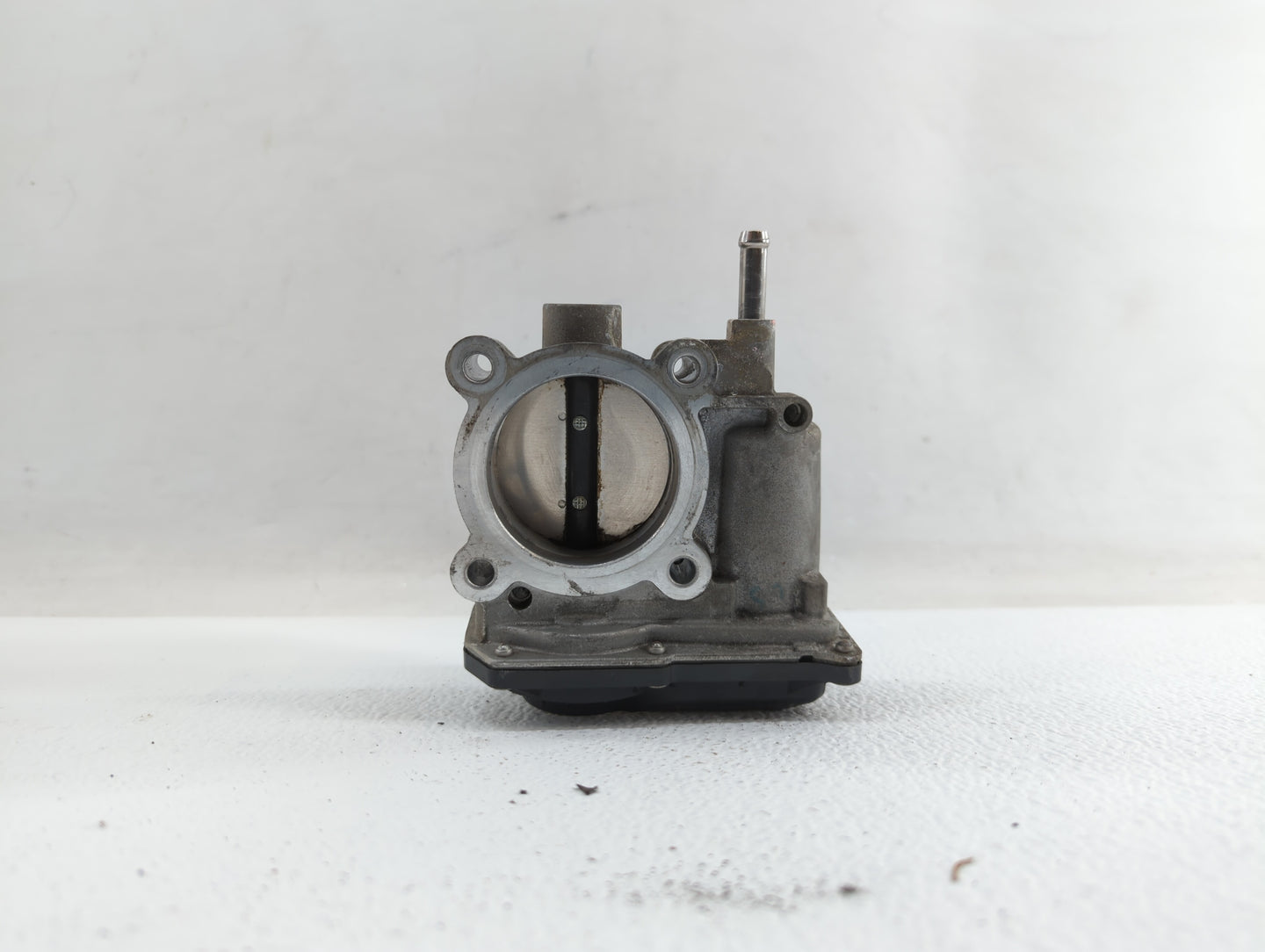 2011-2018 Toyota Corolla Throttle Body P/N:22030-0T080 Fits Fits 2011 2012 2013 2014 2015 2016 2017 2018 OEM Used Auto Parts