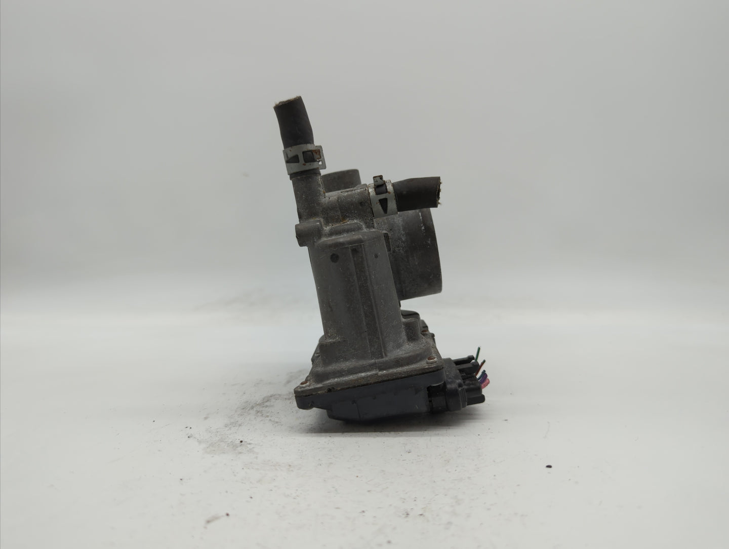 2011-2018 Toyota Corolla Throttle Body P/N:22030-0T080 Fits Fits 2011 2012 2013 2014 2015 2016 2017 2018 OEM Used Auto Parts