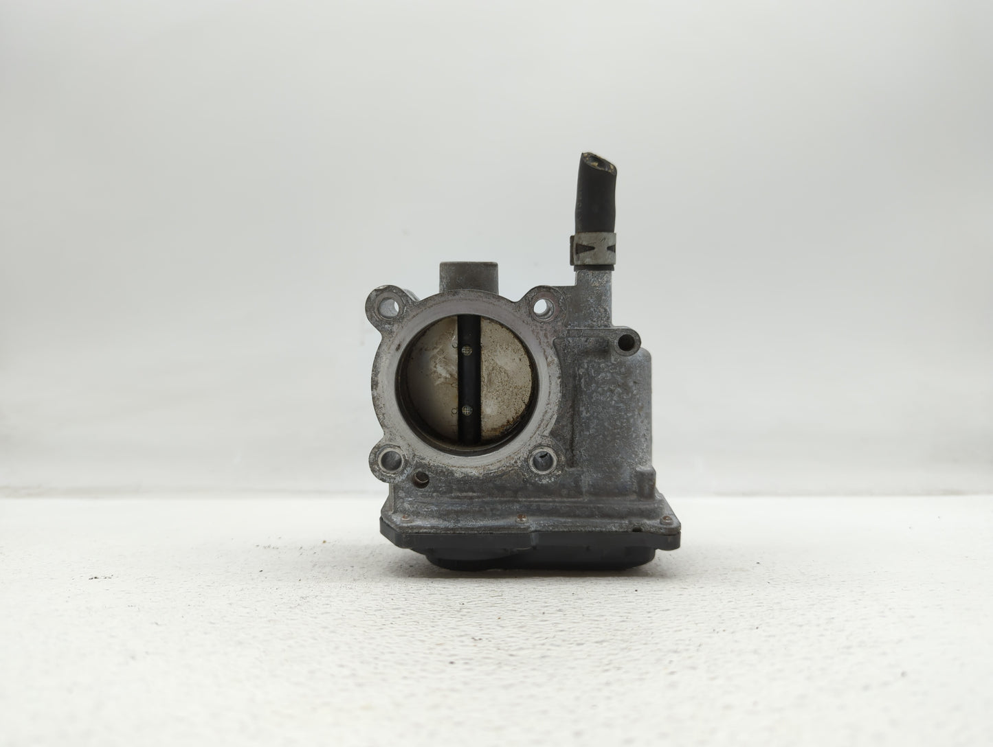 2011-2018 Toyota Corolla Throttle Body P/N:22030-0T080 Fits Fits 2011 2012 2013 2014 2015 2016 2017 2018 OEM Used Auto Parts