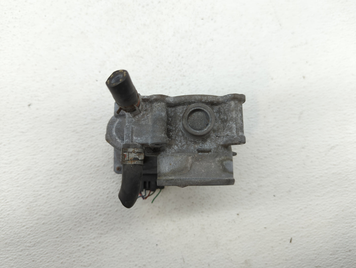 2011-2018 Toyota Corolla Throttle Body P/N:22030-0T080 Fits Fits 2011 2012 2013 2014 2015 2016 2017 2018 OEM Used Auto Parts