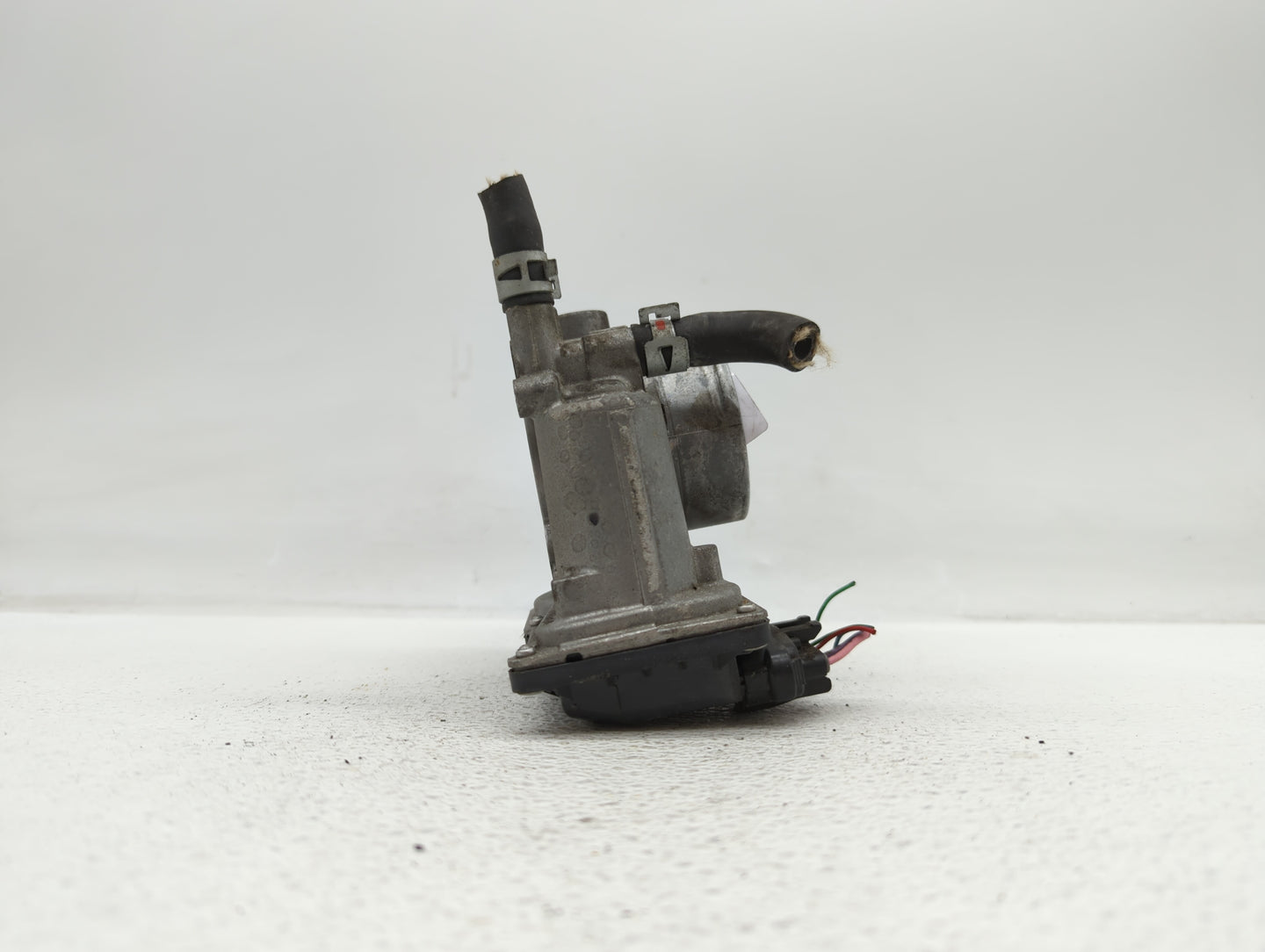 2011-2018 Toyota Corolla Throttle Body P/N:22030-0T080 Fits Fits 2011 2012 2013 2014 2015 2016 2017 2018 OEM Used Auto Parts