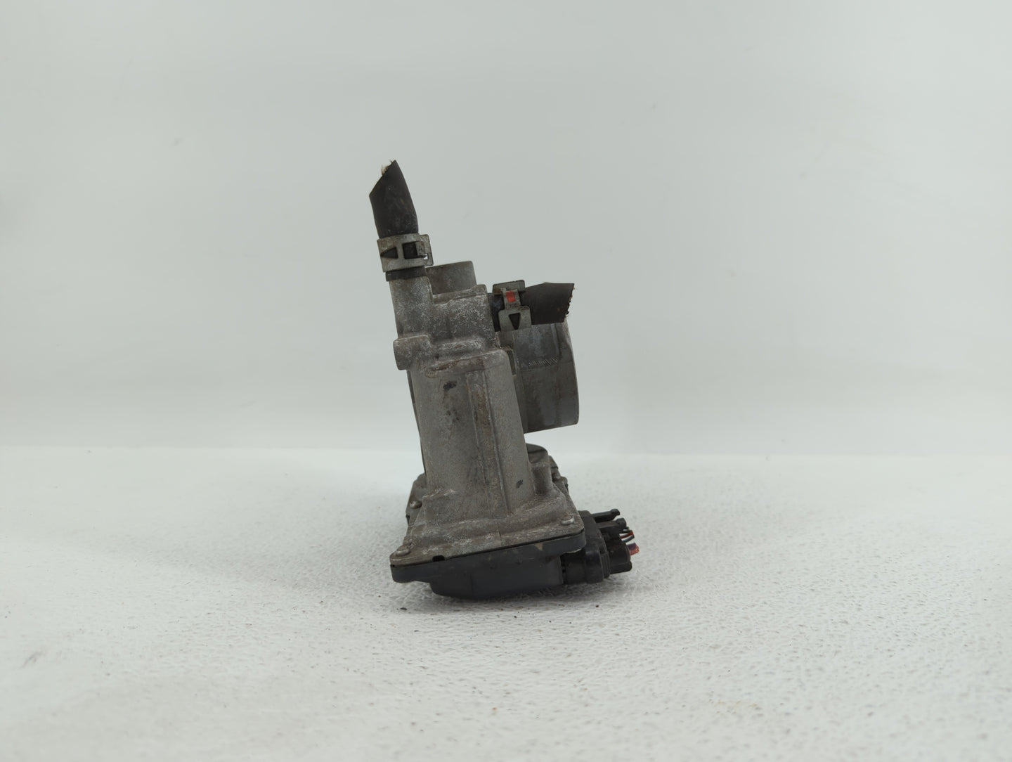 2011-2018 Toyota Corolla Throttle Body P/N:22030-0T080 Fits Fits 2011 2012 2013 2014 2015 2016 2017 2018 OEM Used Auto Parts