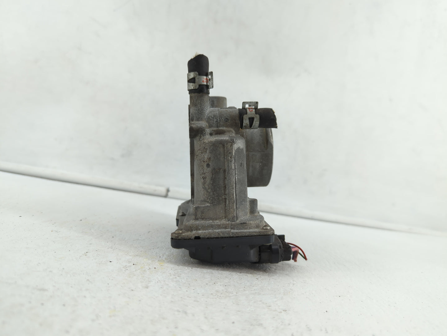 2011-2018 Toyota Corolla Throttle Body P/N:22030-0T080 Fits Fits 2011 2012 2013 2014 2015 2016 2017 2018 OEM Used Auto Parts