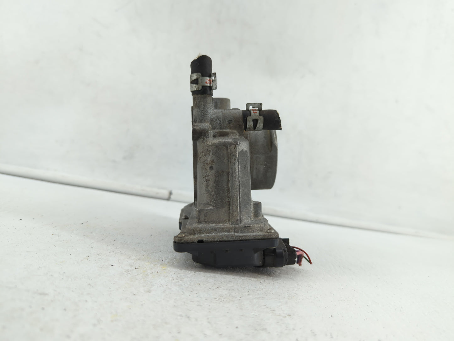 2011-2018 Toyota Corolla Throttle Body P/N:22030-0T080 Fits Fits 2011 2012 2013 2014 2015 2016 2017 2018 OEM Used Auto Parts