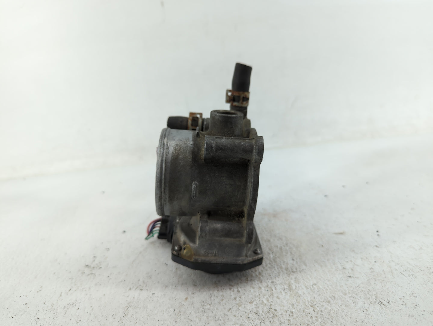 2011-2019 Toyota Corolla Throttle Body P/N:22030-0T080 Fits Fits 2011 2012 2013 2014 2015 2016 2017 2018 2019 OEM Used Auto 