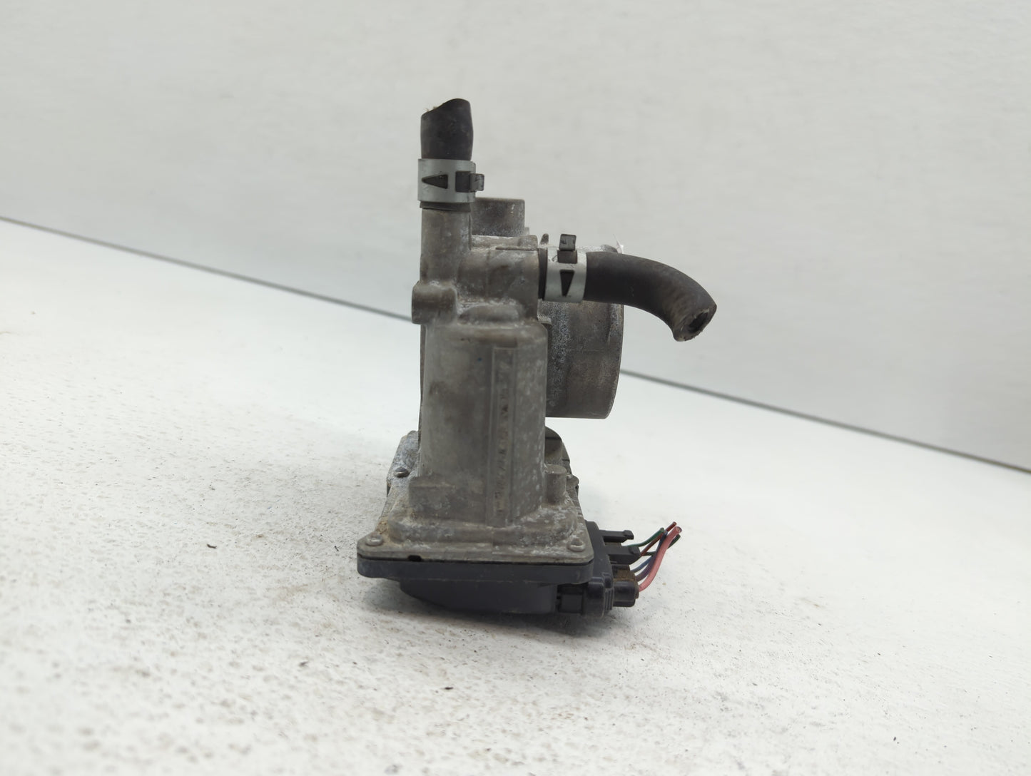 2011-2019 Toyota Corolla Throttle Body P/N:2230-0T080 Fits Fits 2011 2012 2013 2014 2015 2016 2017 2018 2019 OEM Used Auto P