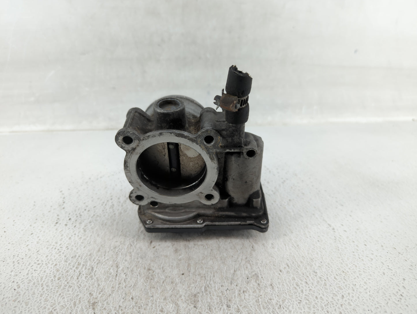 2011-2019 Toyota Corolla Throttle Body P/N:22030-0T080 Fits Fits 2011 2012 2013 2014 2015 2016 2017 2018 2019 OEM Used Auto 