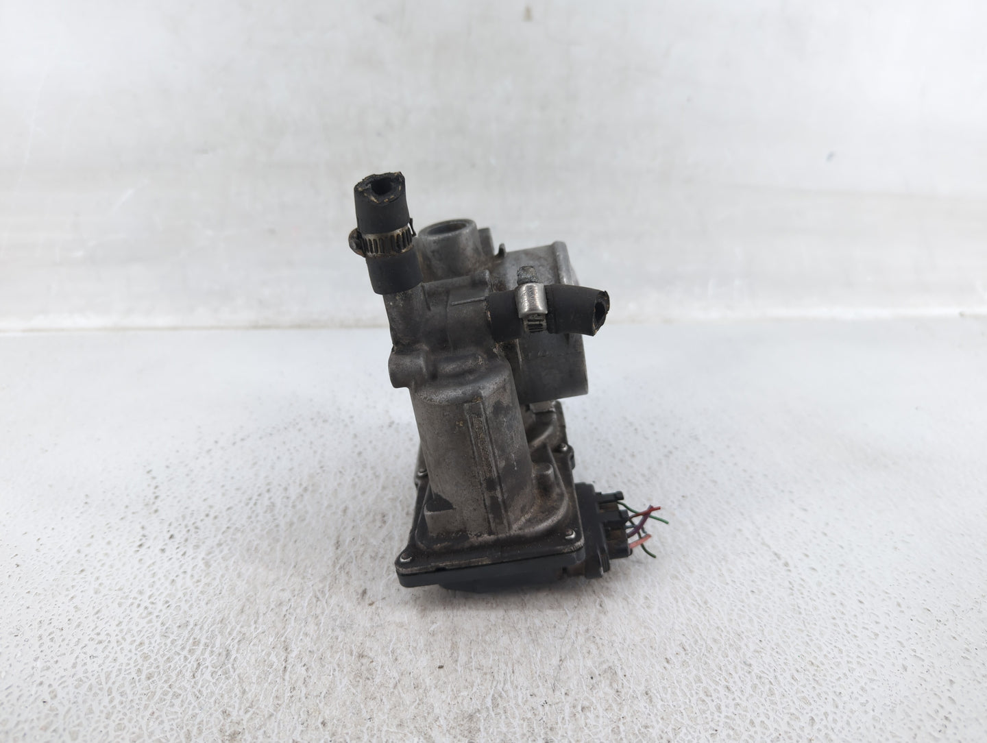 2011-2019 Toyota Corolla Throttle Body P/N:22030-0T080 Fits Fits 2011 2012 2013 2014 2015 2016 2017 2018 2019 OEM Used Auto 