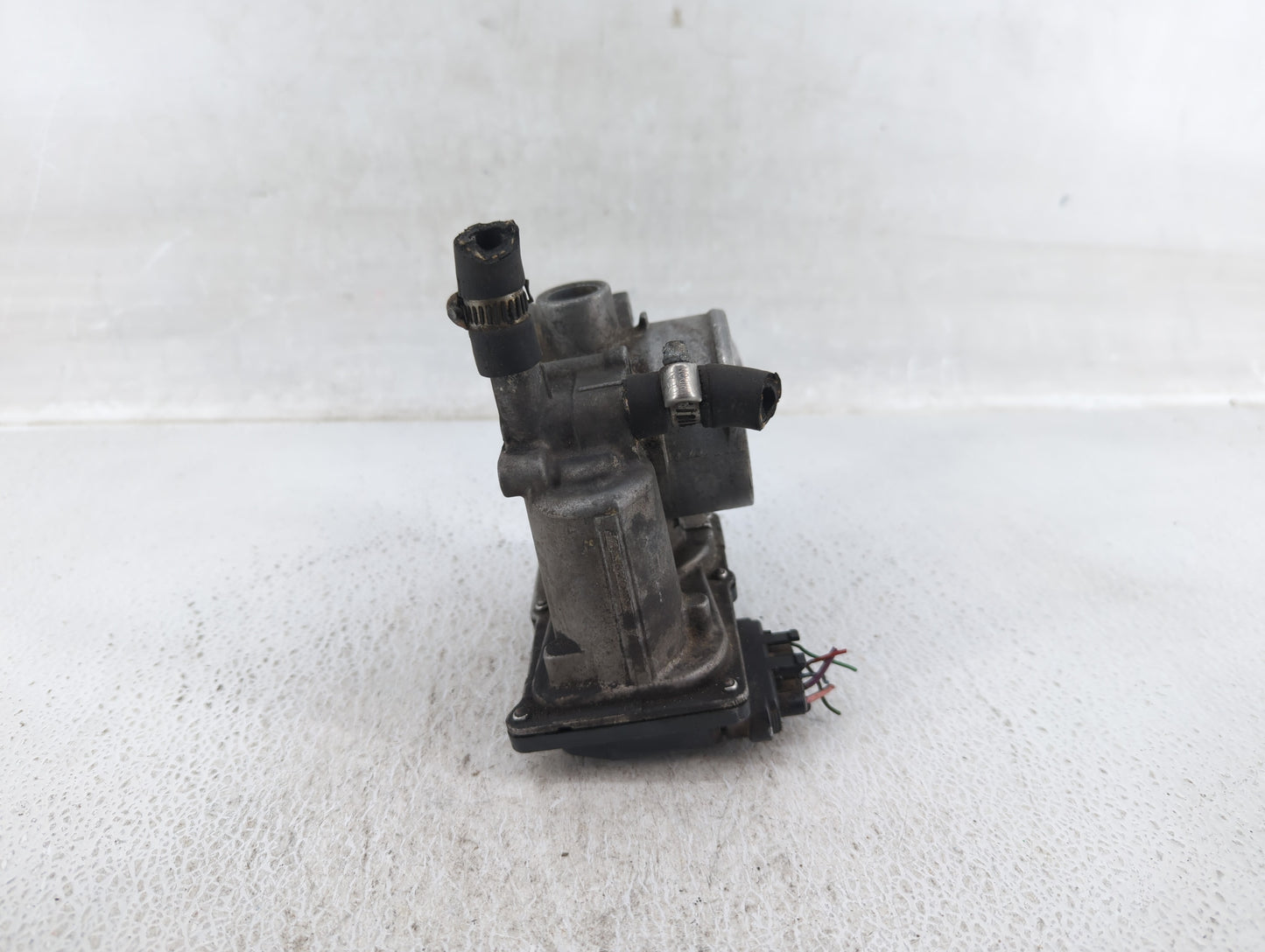 2011-2019 Toyota Corolla Throttle Body P/N:22030-0T080 Fits Fits 2011 2012 2013 2014 2015 2016 2017 2018 2019 OEM Used Auto 