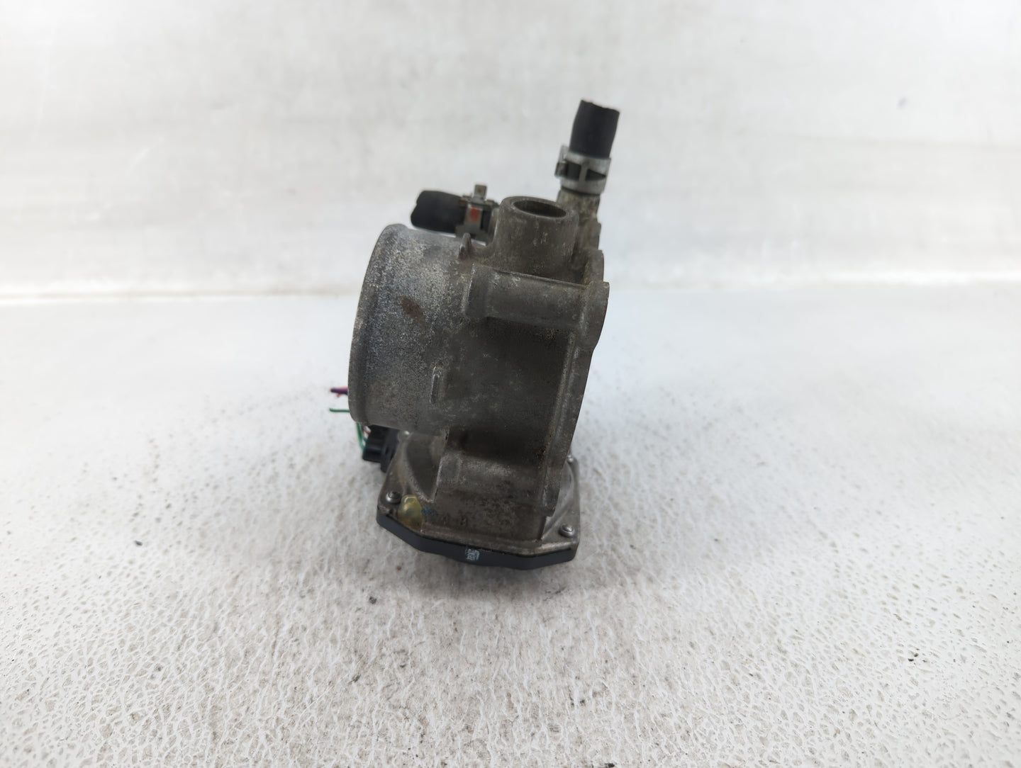 2011-2019 Toyota Corolla Throttle Body P/N:22030-0T080 Fits Fits 2011 2012 2013 2014 2015 2016 2017 2018 2019 OEM Used Auto 