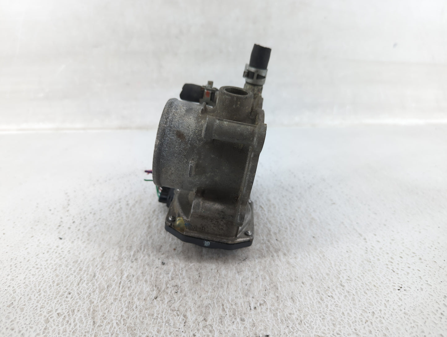 2011-2019 Toyota Corolla Throttle Body P/N:22030-0T080 Fits Fits 2011 2012 2013 2014 2015 2016 2017 2018 2019 OEM Used Auto 