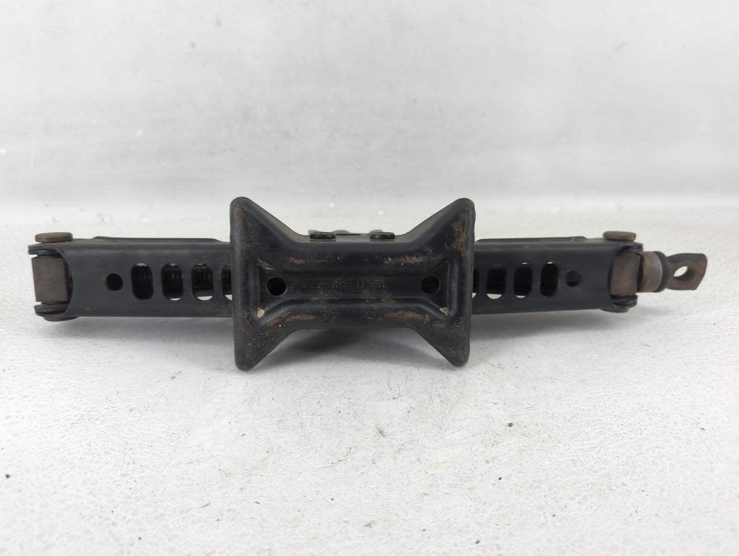 2014 Toyota Corolla Spare Scissor Car Jack 571956 - Oemusedautoparts1.com