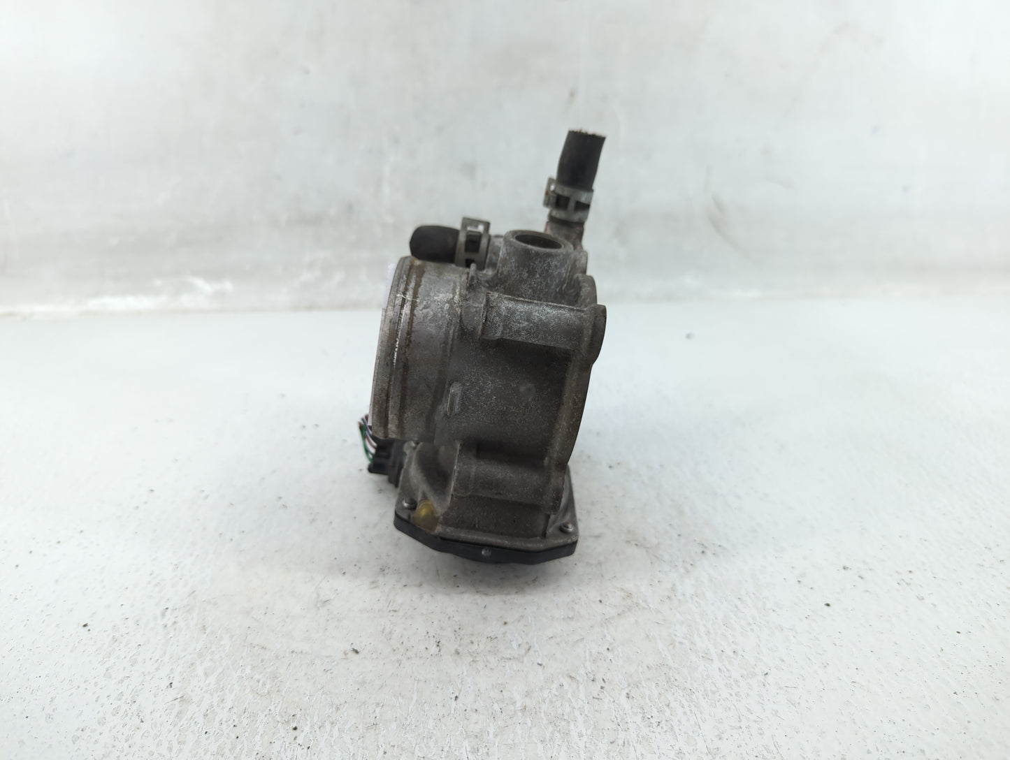 2011-2019 Toyota Corolla Throttle Body P/N:22030-0T080 Fits Fits 2011 2012 2013 2014 2015 2016 2017 2018 2019 OEM Used Auto 