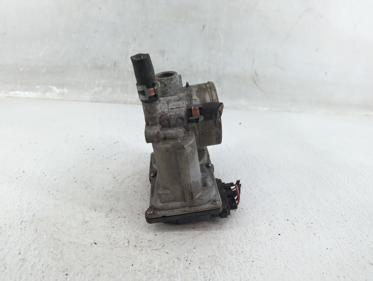2011-2019 Toyota Corolla Throttle Body P/N:22030-0T080 Fits Fits 2011 2012 2013 2014 2015 2016 2017 2018 2019 OEM Used Auto 