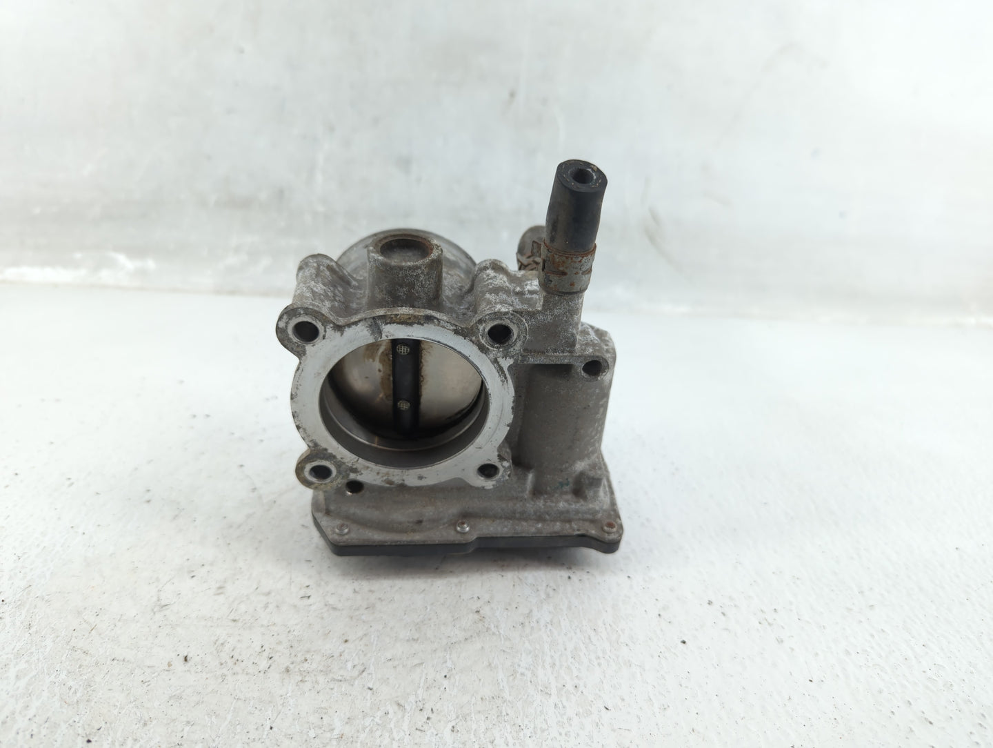 2011-2019 Toyota Corolla Throttle Body P/N:22030-0T080 Fits Fits 2011 2012 2013 2014 2015 2016 2017 2018 2019 OEM Used Auto 